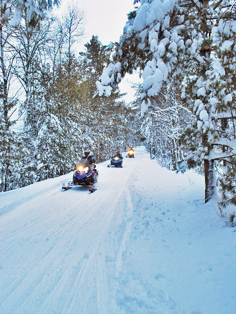 snowmobile tours minocqua wi